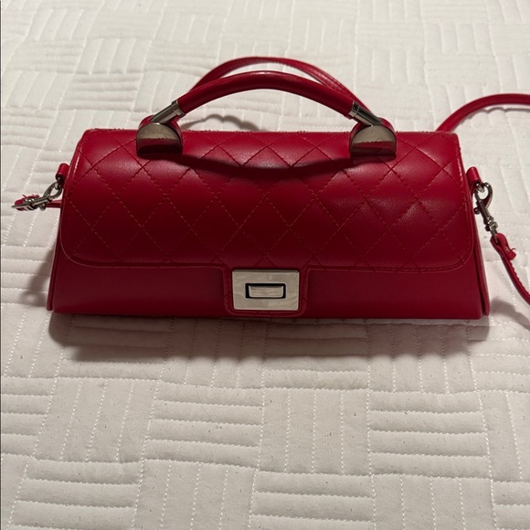 No Brand Handbags - Quilted Red Leather Top-Handle Clutch with Silver Hardware